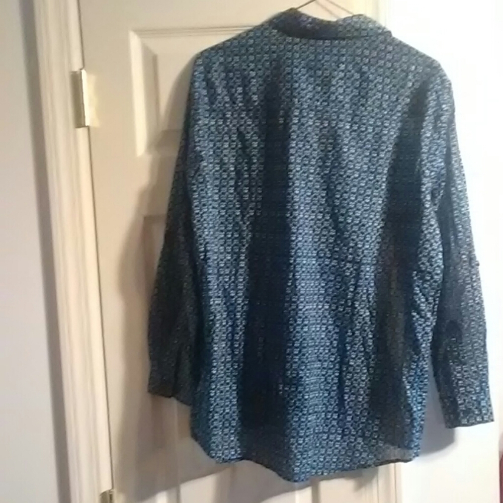 Shirt - Picture 3 of 4